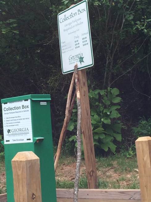 71D343B3-97F1-4A9C-924F-75A8F4DC3269